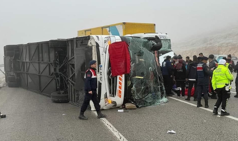 Malatya'da Yolcu Otobüsü Devrildi 4 Ölü 36 Yaralı